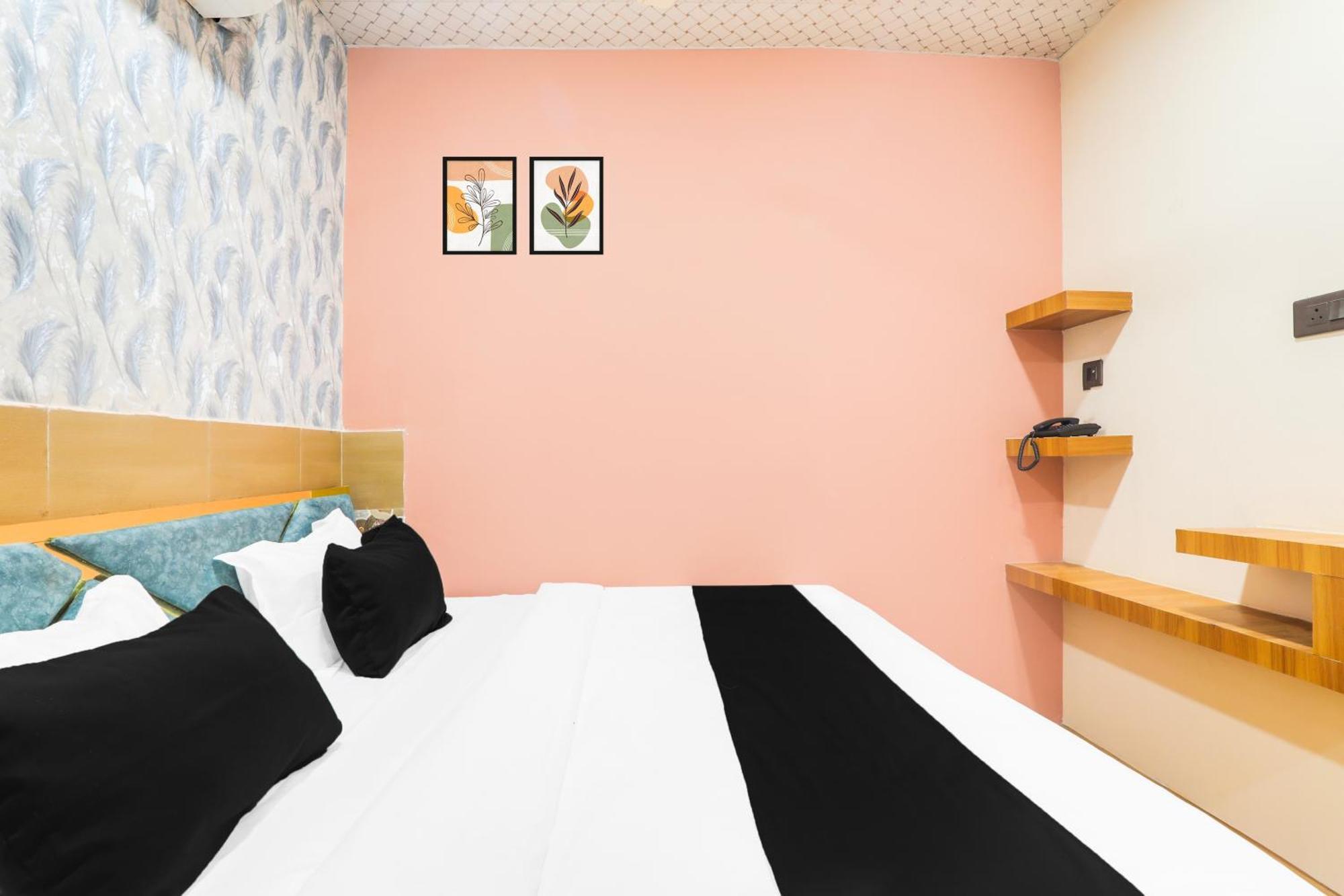 Hotel O V. K Palace Inn 勒克瑙 外观 照片