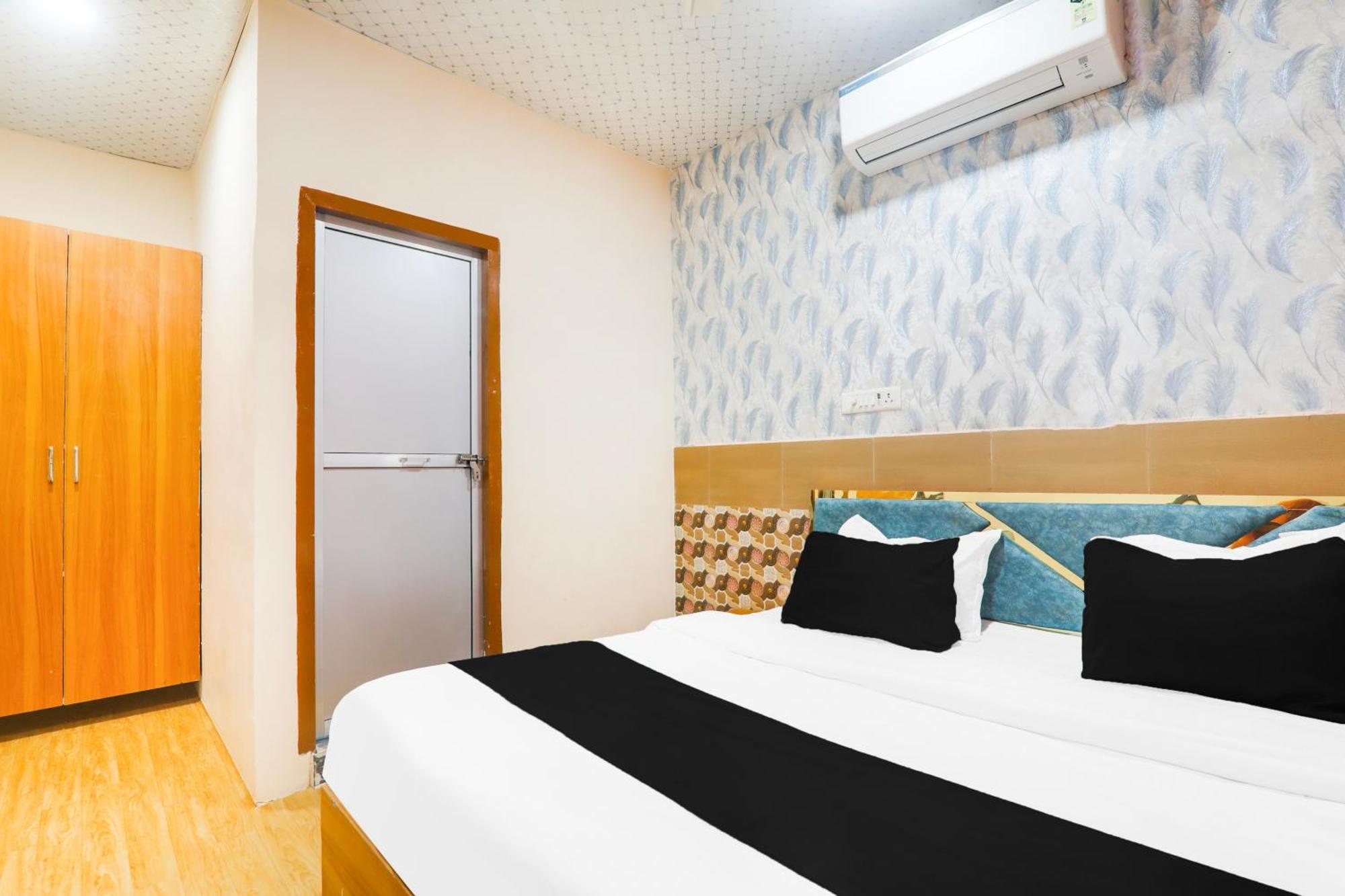 Hotel O V. K Palace Inn 勒克瑙 外观 照片