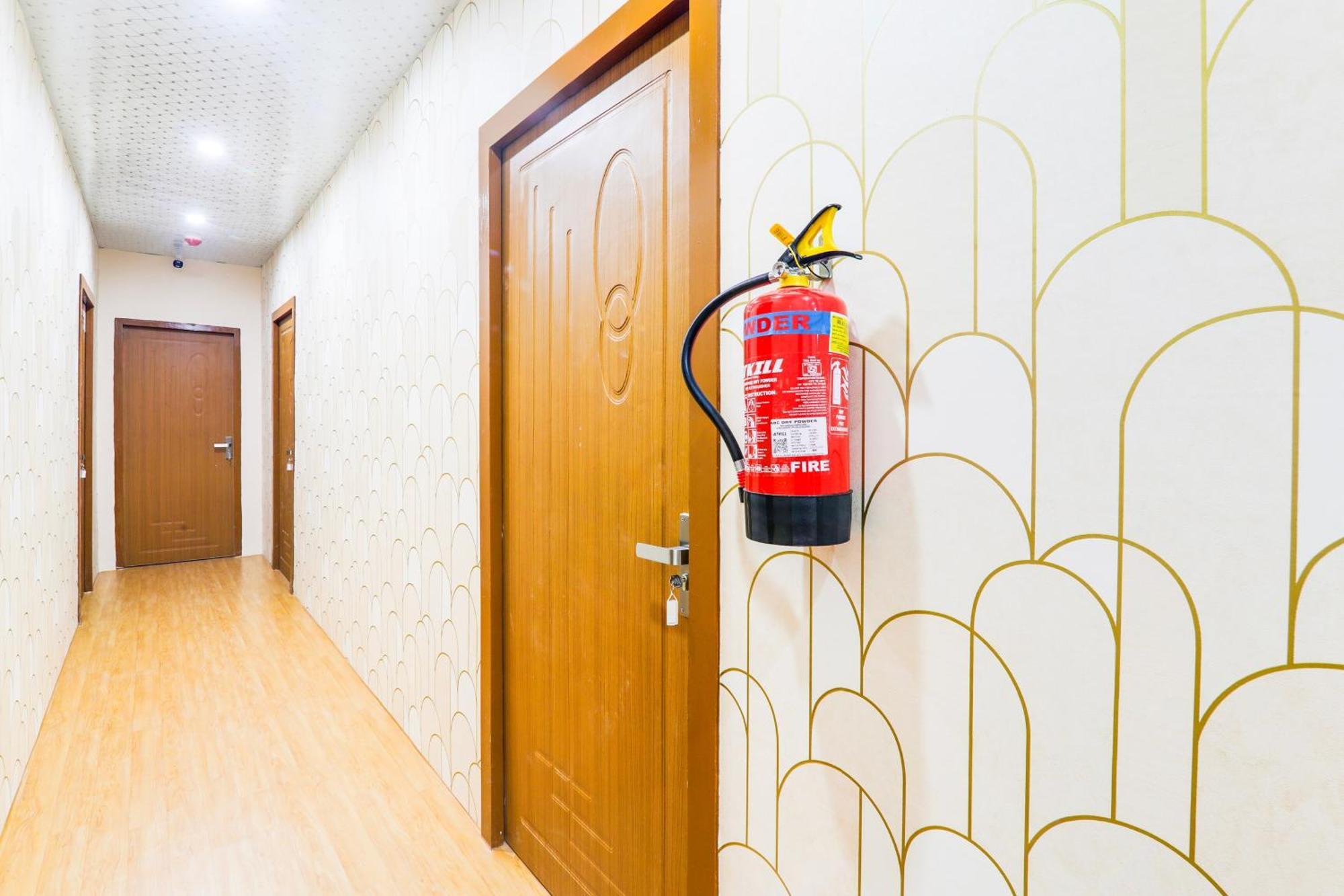 Hotel O V. K Palace Inn 勒克瑙 外观 照片